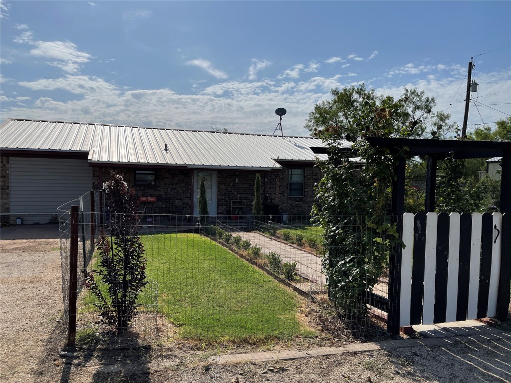 515 Avenue N Anson TX 79501