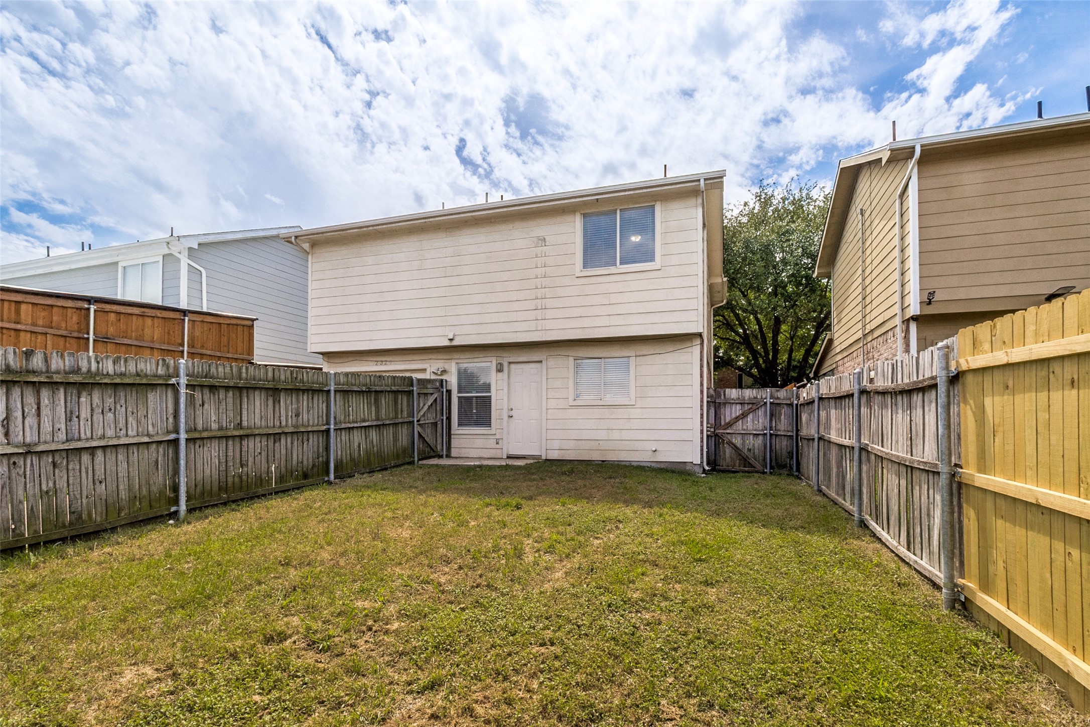 2324 Summit Lane Dallas TX 75227