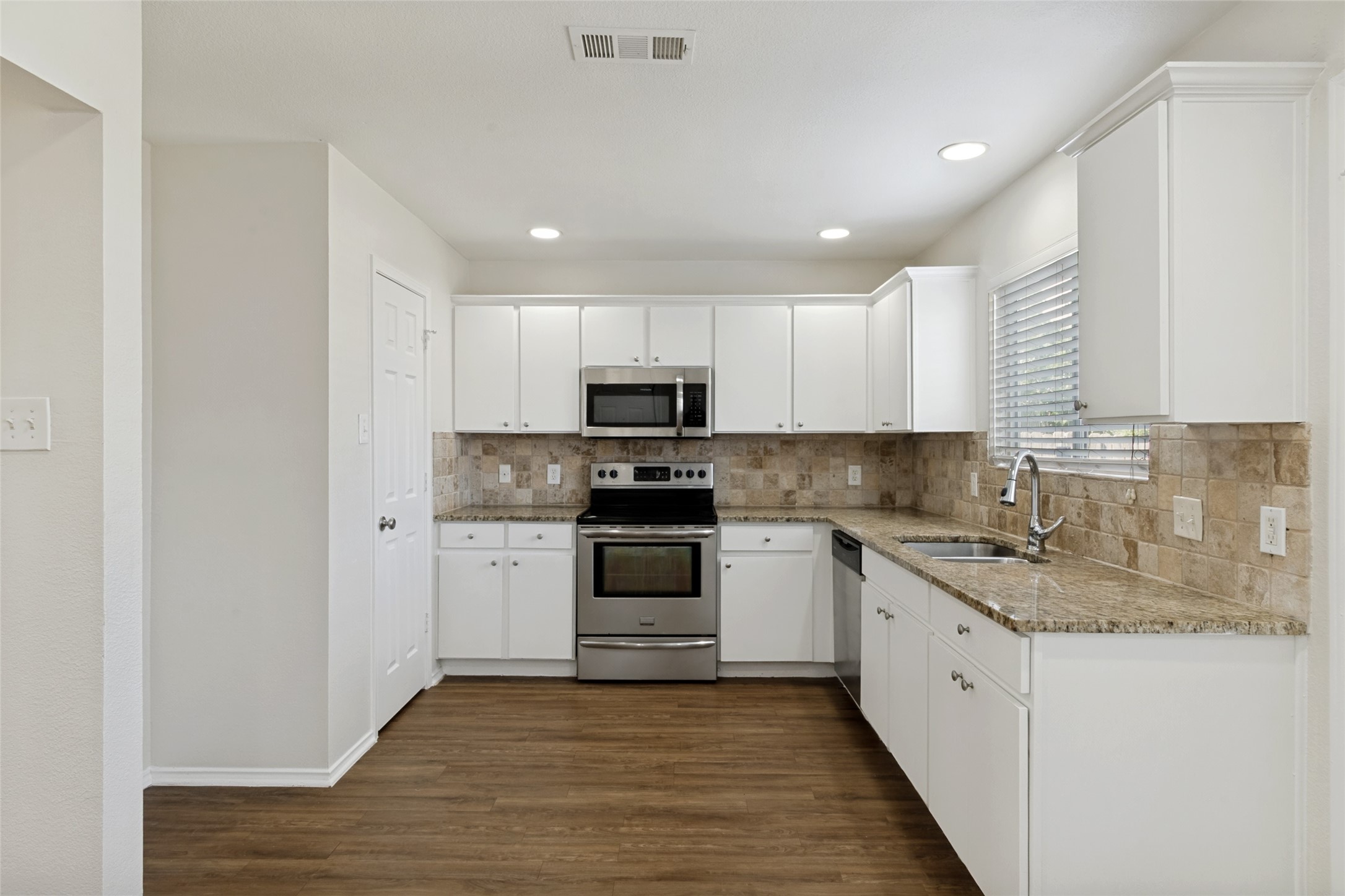 2324 Summit Lane Dallas TX 75227