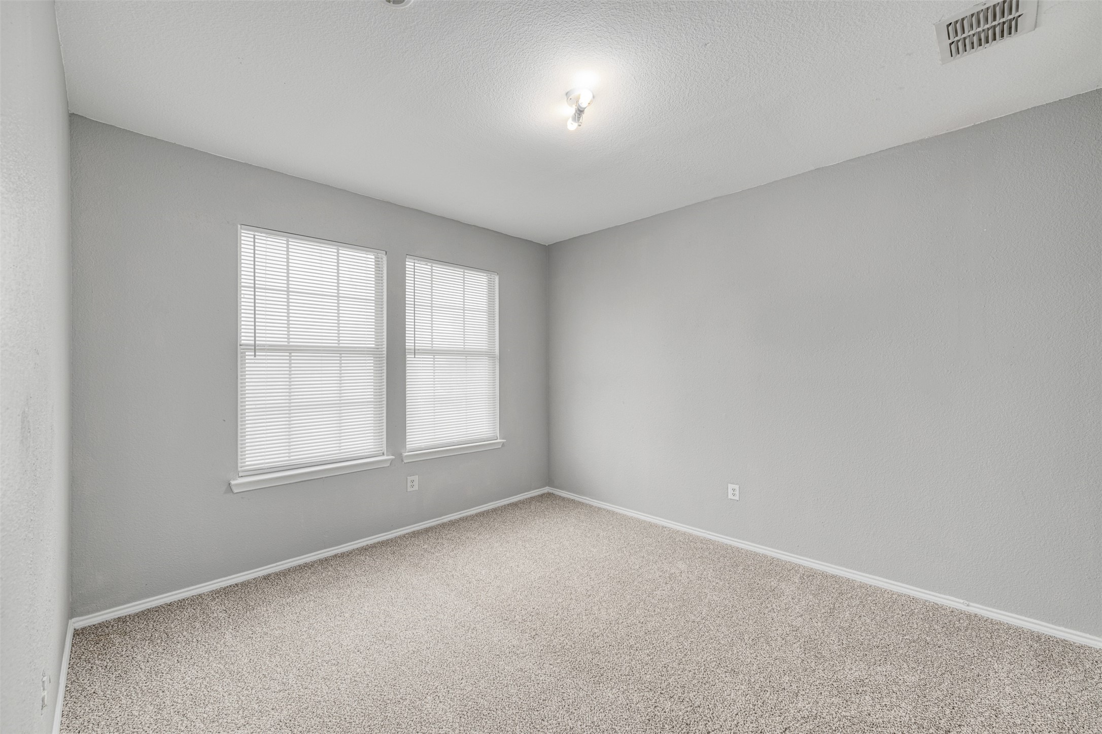 1092 Winding Creek Cedar Hill TX 75104
