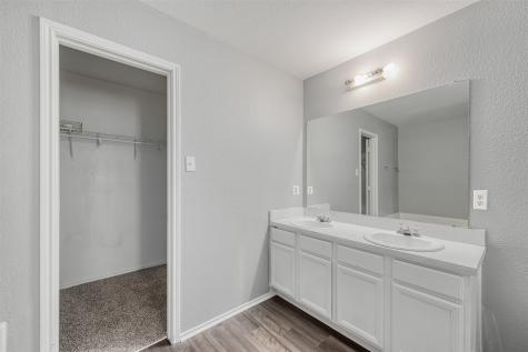 1092 Winding Creek Cedar Hill TX 75104
