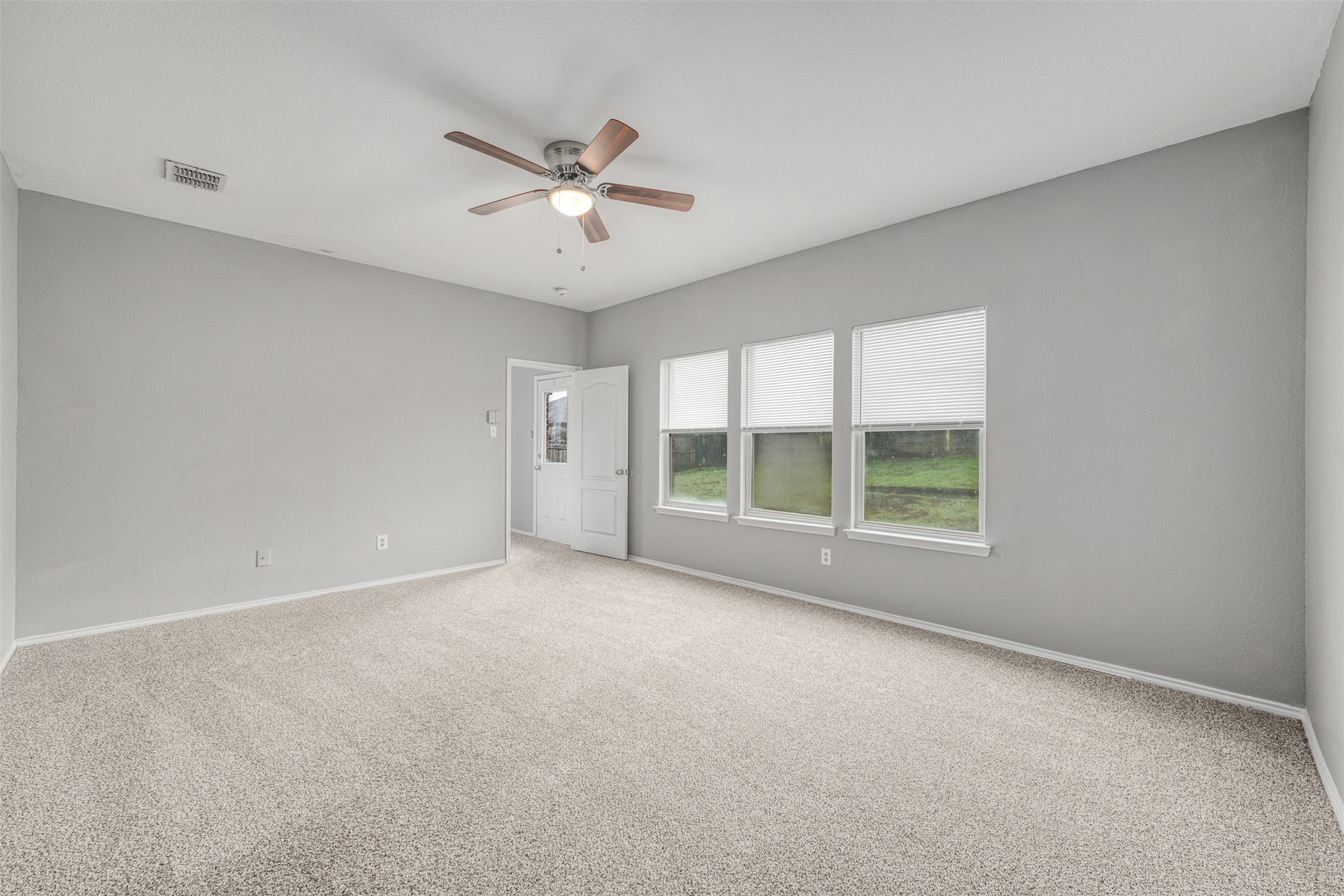 1092 Winding Creek Cedar Hill TX 75104