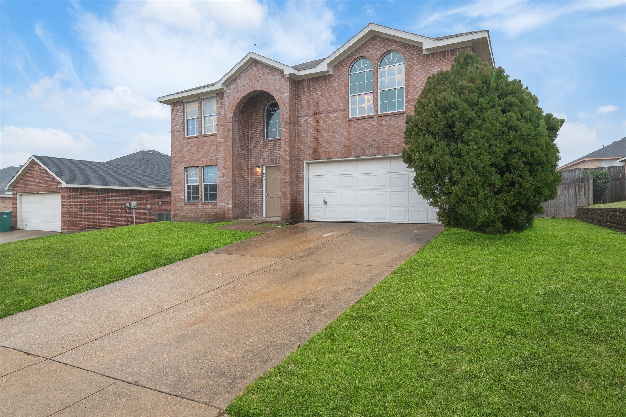 1092 Winding Creek Cedar Hill TX 75104