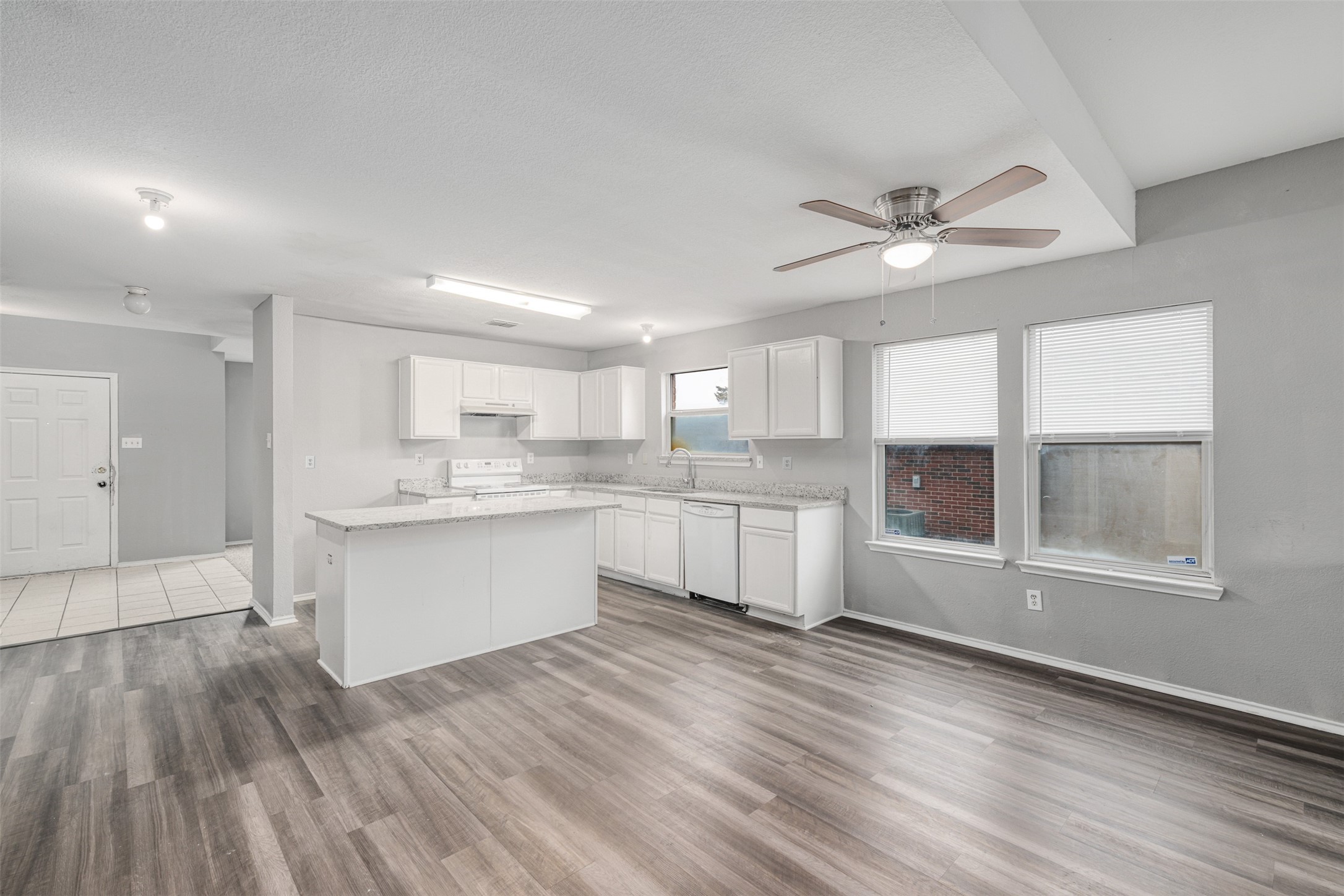 1092 Winding Creek Cedar Hill TX 75104