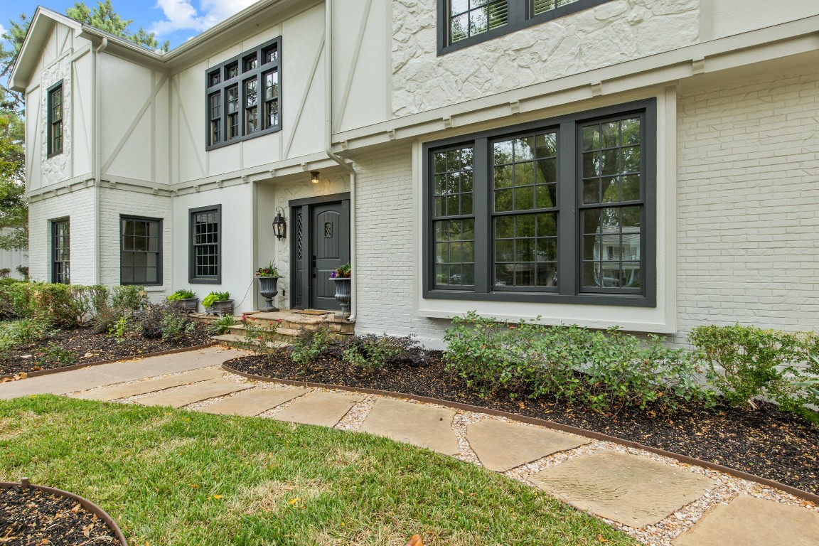 313 N Bailey Avenue Fort Worth TX 76107