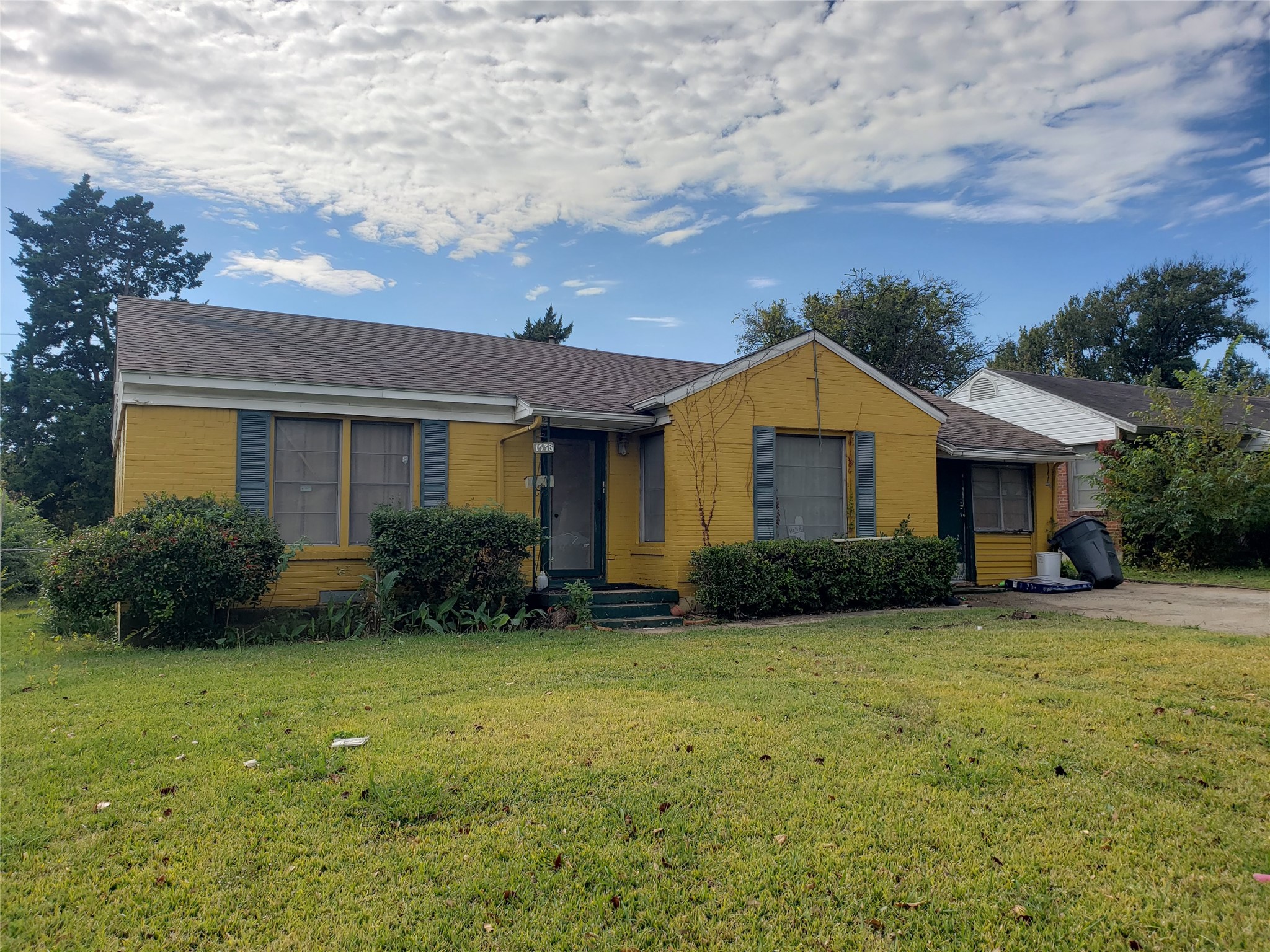 1538 Madrid Street Dallas TX 75216
