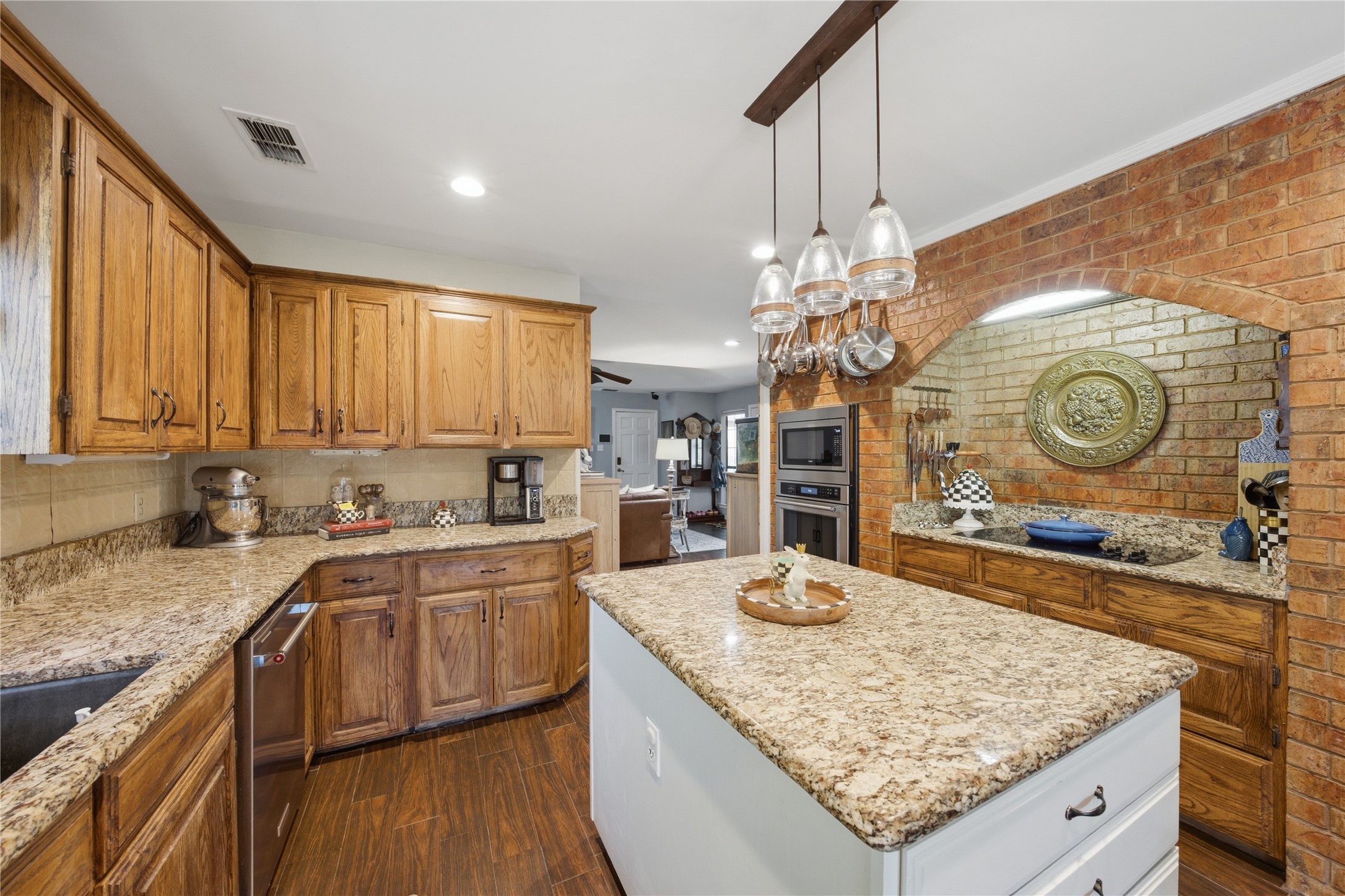 603 Country Club Circle Athens TX 75751