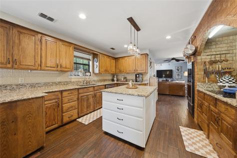 603 Country Club Circle Athens TX 75751