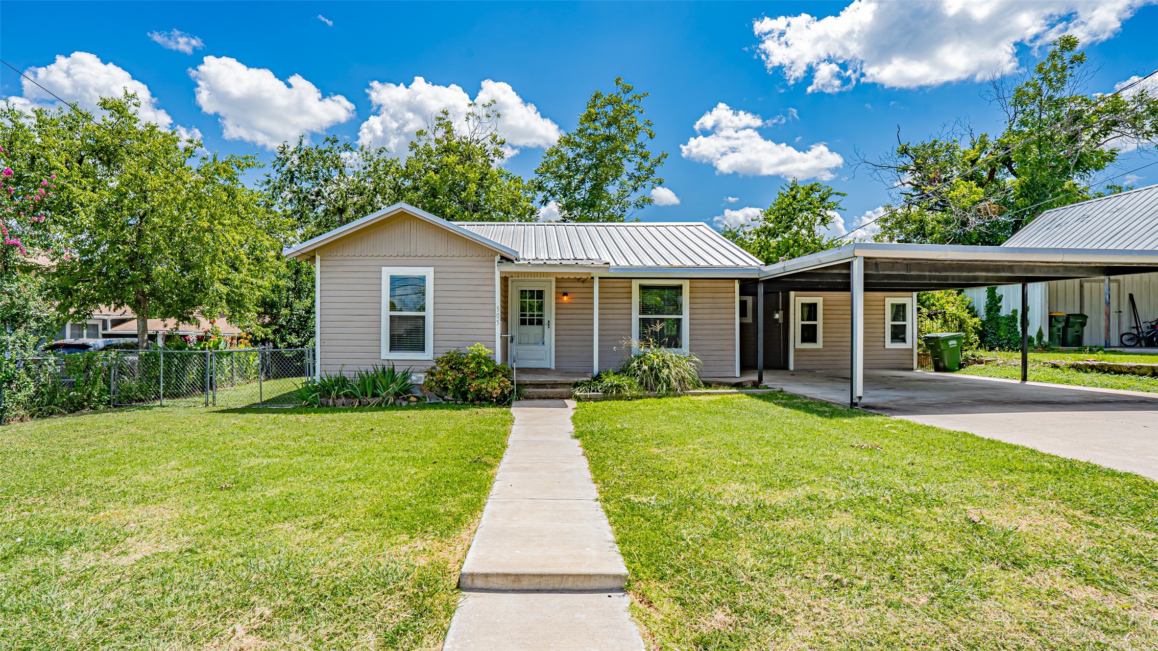 505 Hereford Street Glen Rose TX 76043