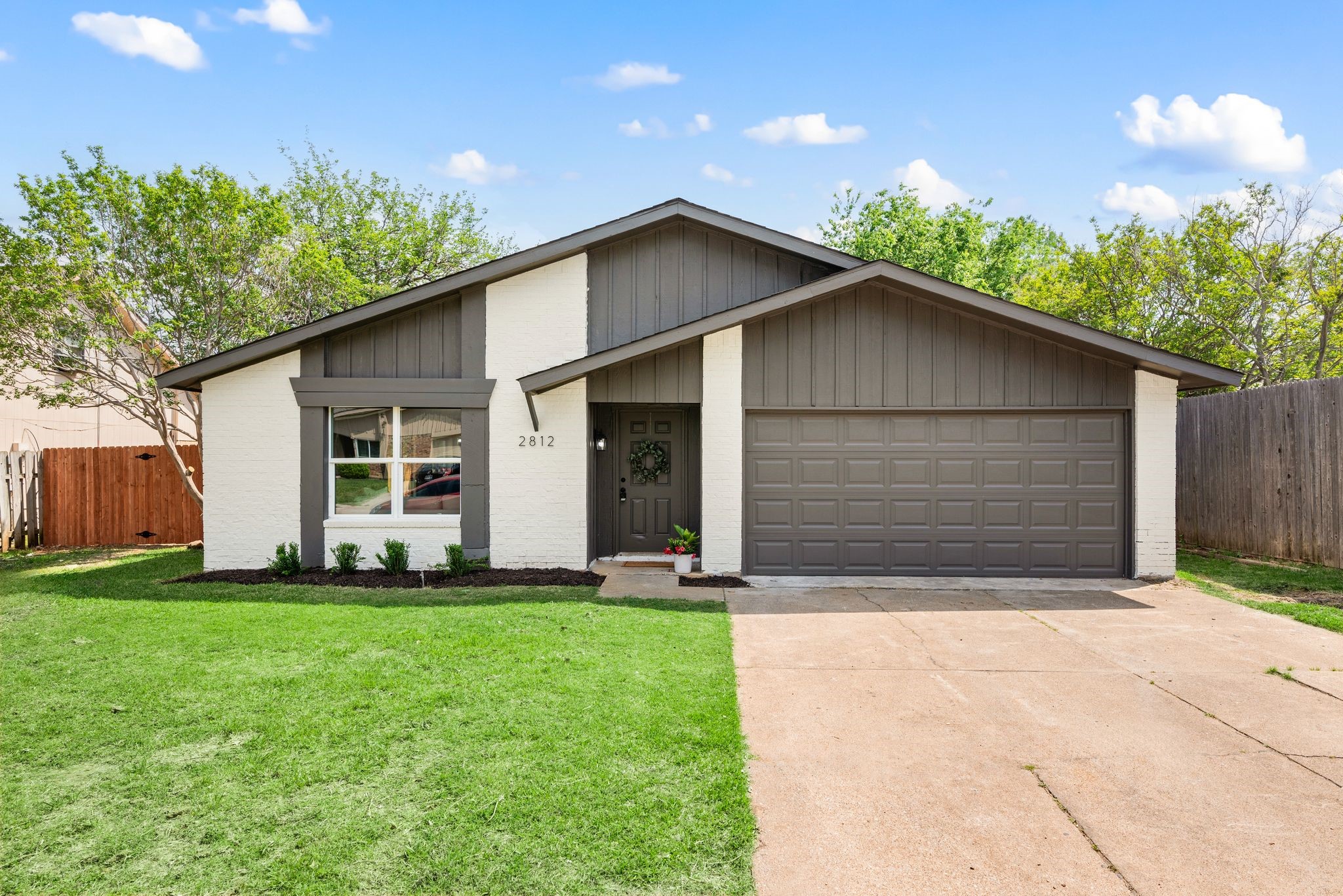 2812 Willow Bend Bedford TX 76021