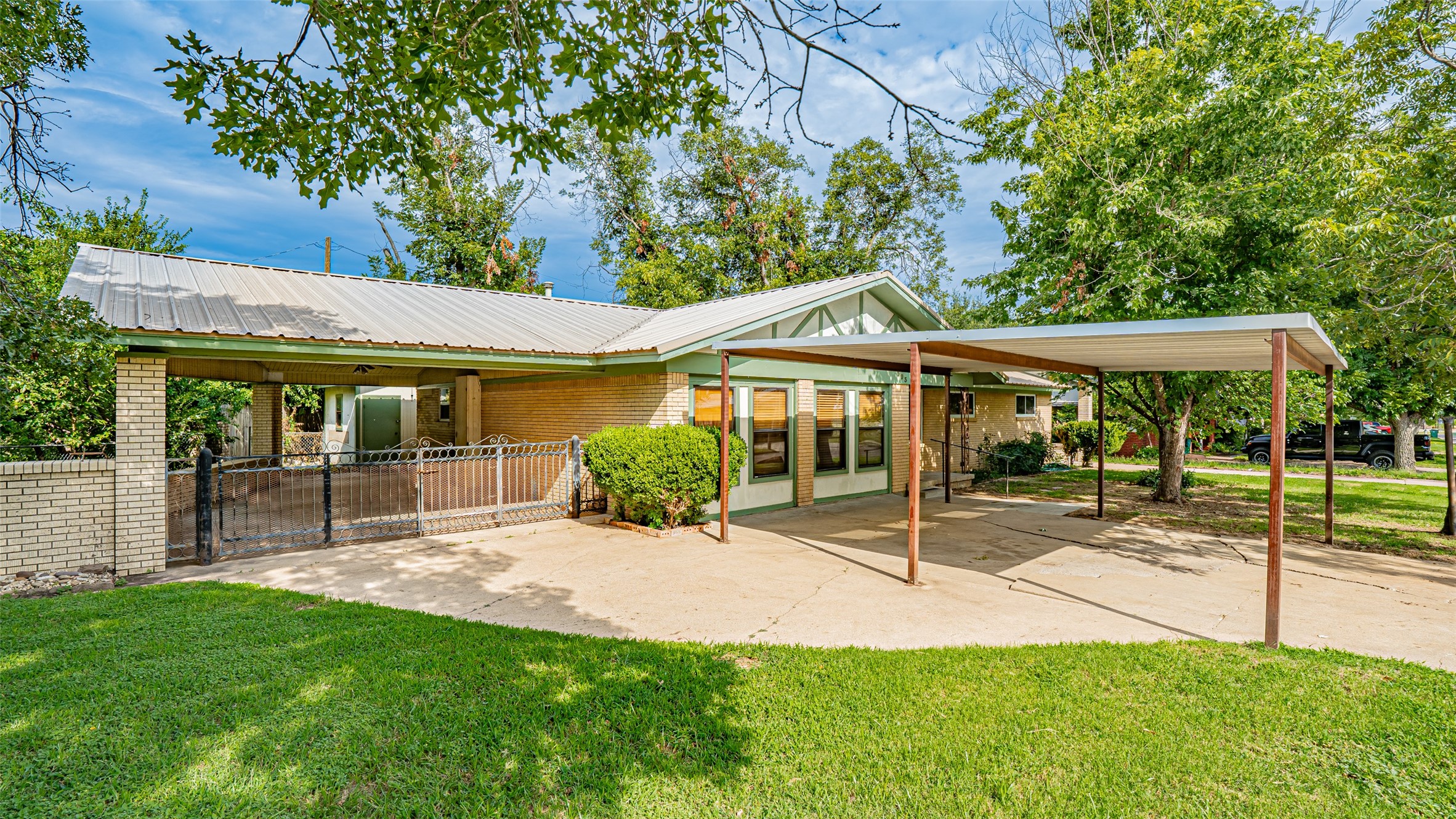 103 Blakeney Street Stephenville TX 76401