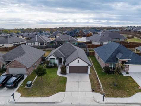 1909 Town Creek Circle Weatherford TX 76086