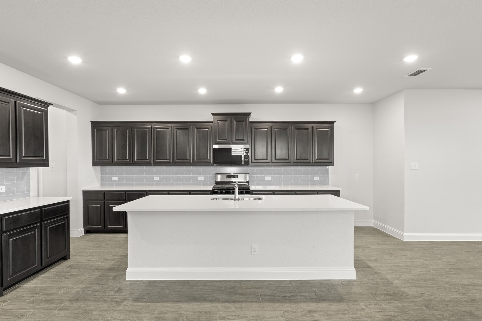125 Meadow Road Balch Springs TX 75181