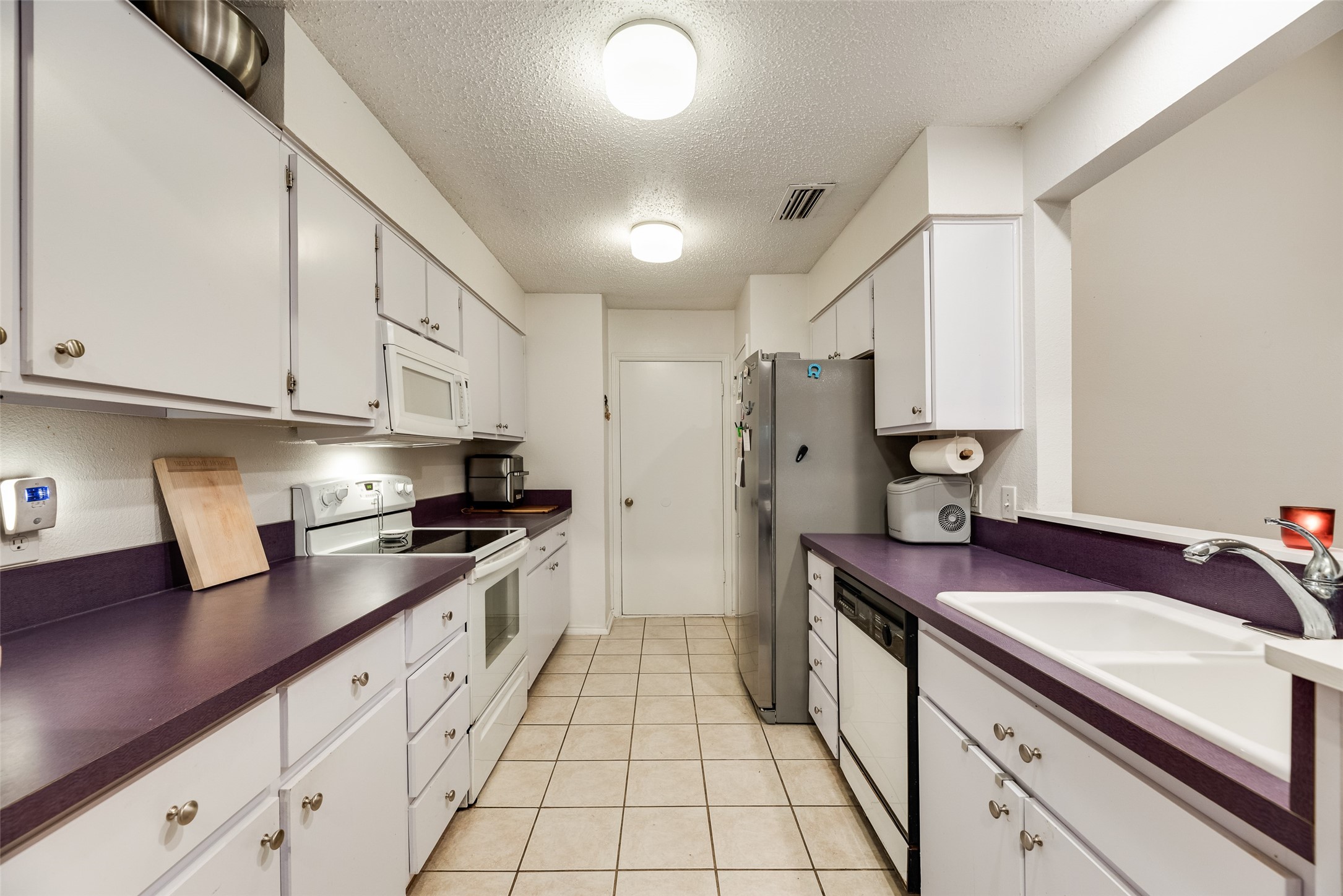 1801 Woodview Court Grand Prairie TX 75050