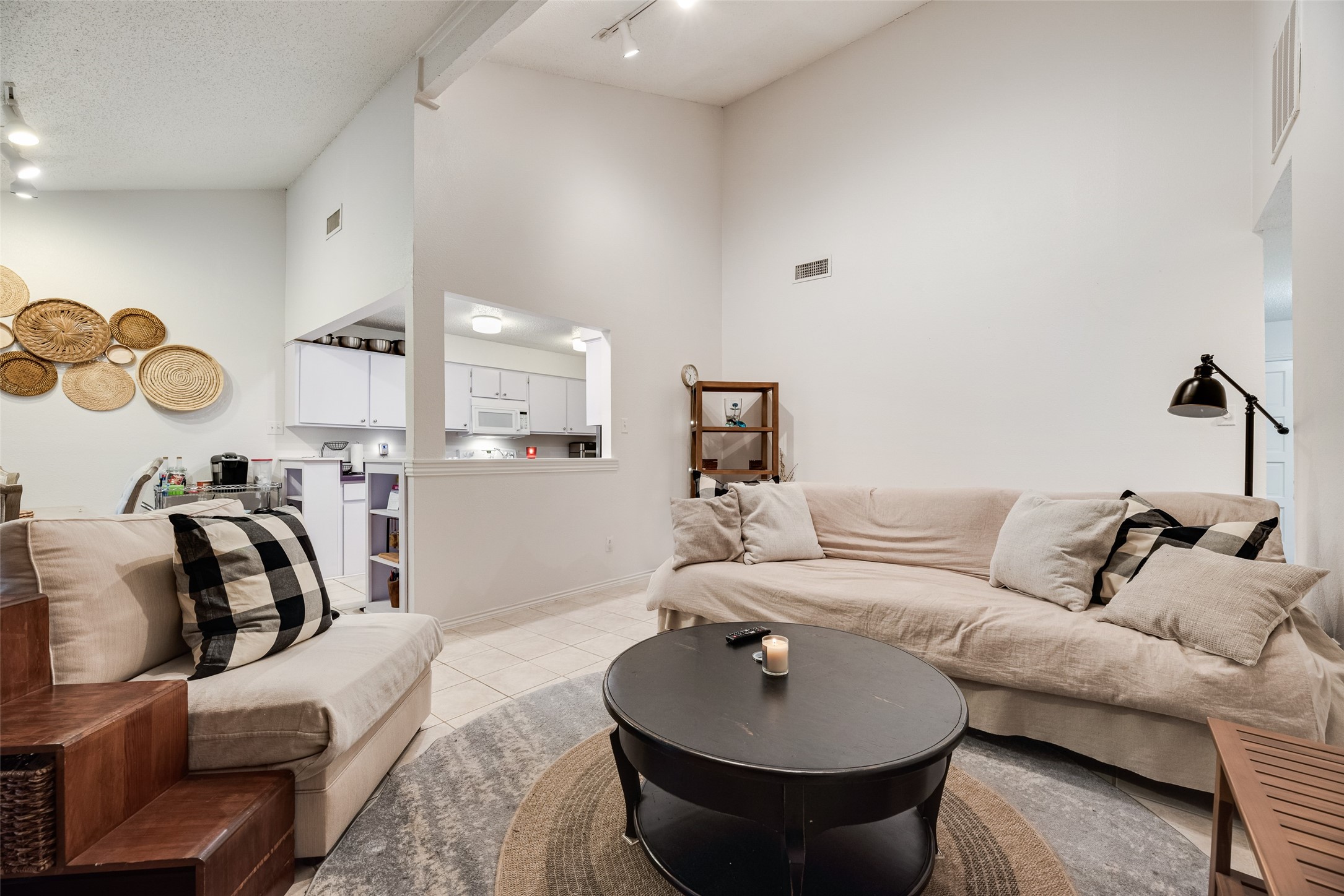1801 Woodview Court Grand Prairie TX 75050