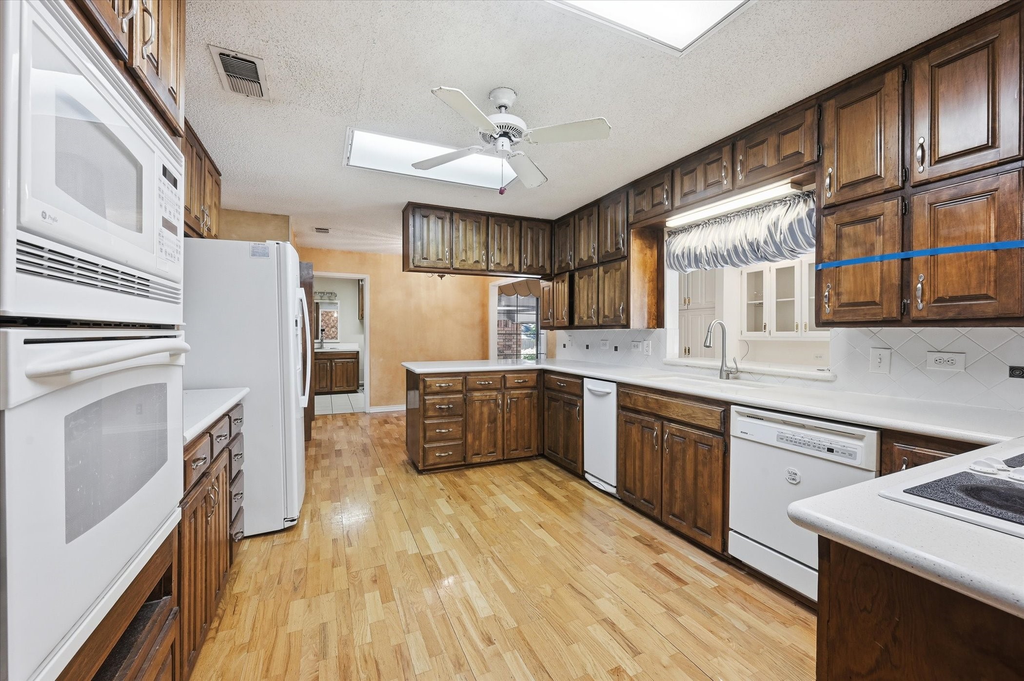 1509 Schumac Lane Bedford TX 76022