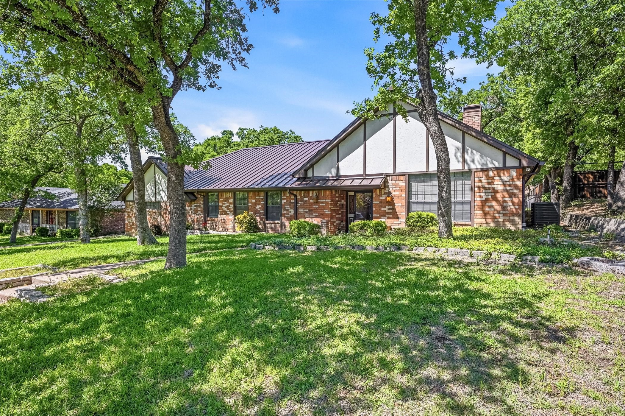 1509 Schumac Lane Bedford TX 76022