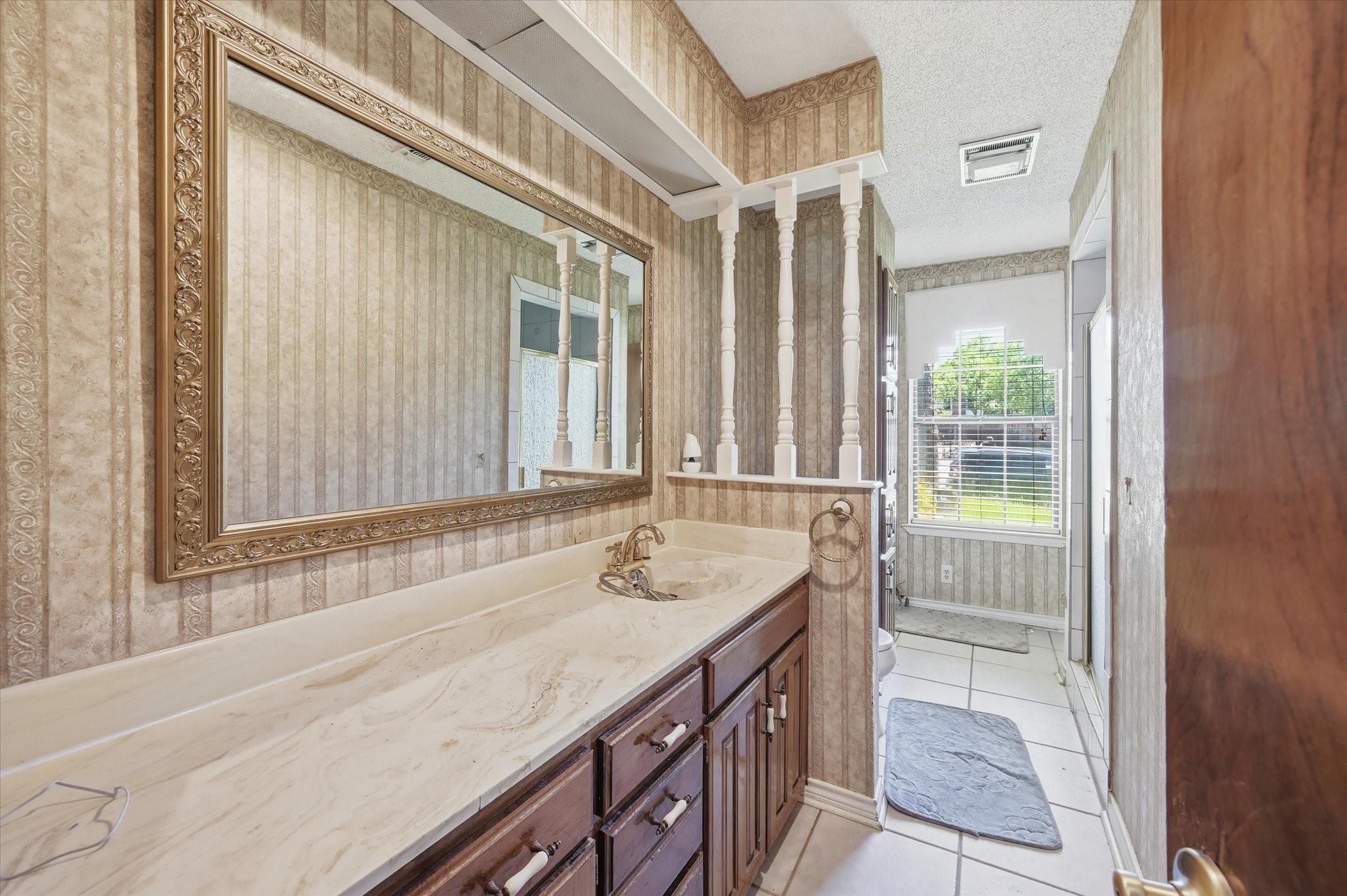 1509 Schumac Lane Bedford TX 76022