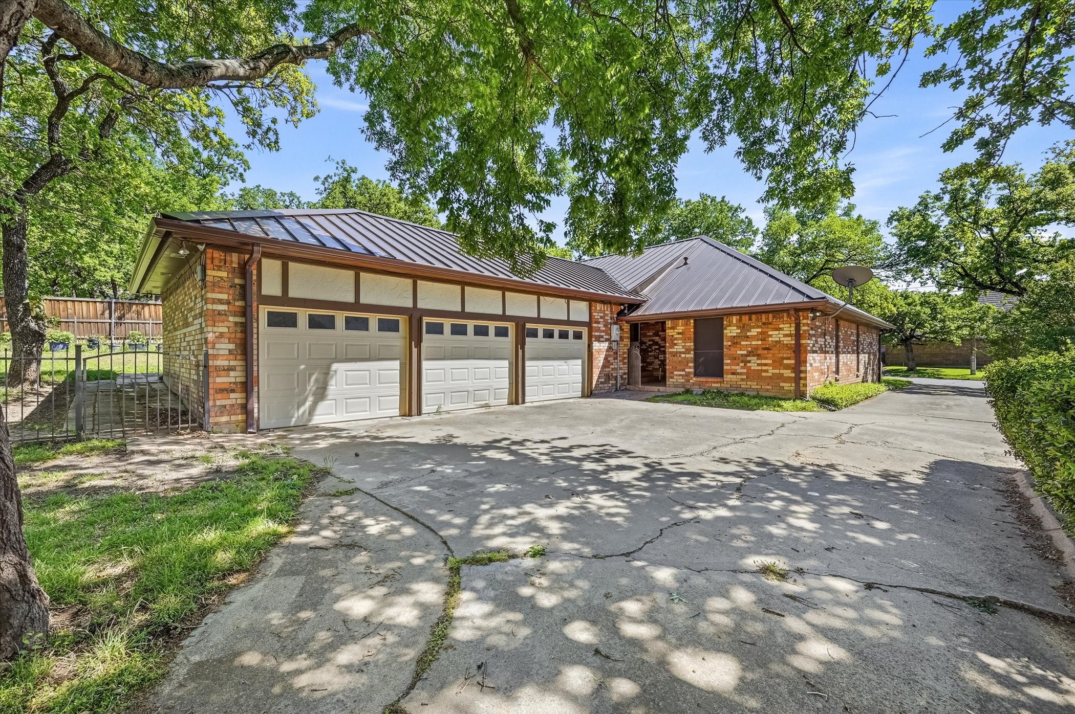 1509 Schumac Lane Bedford TX 76022