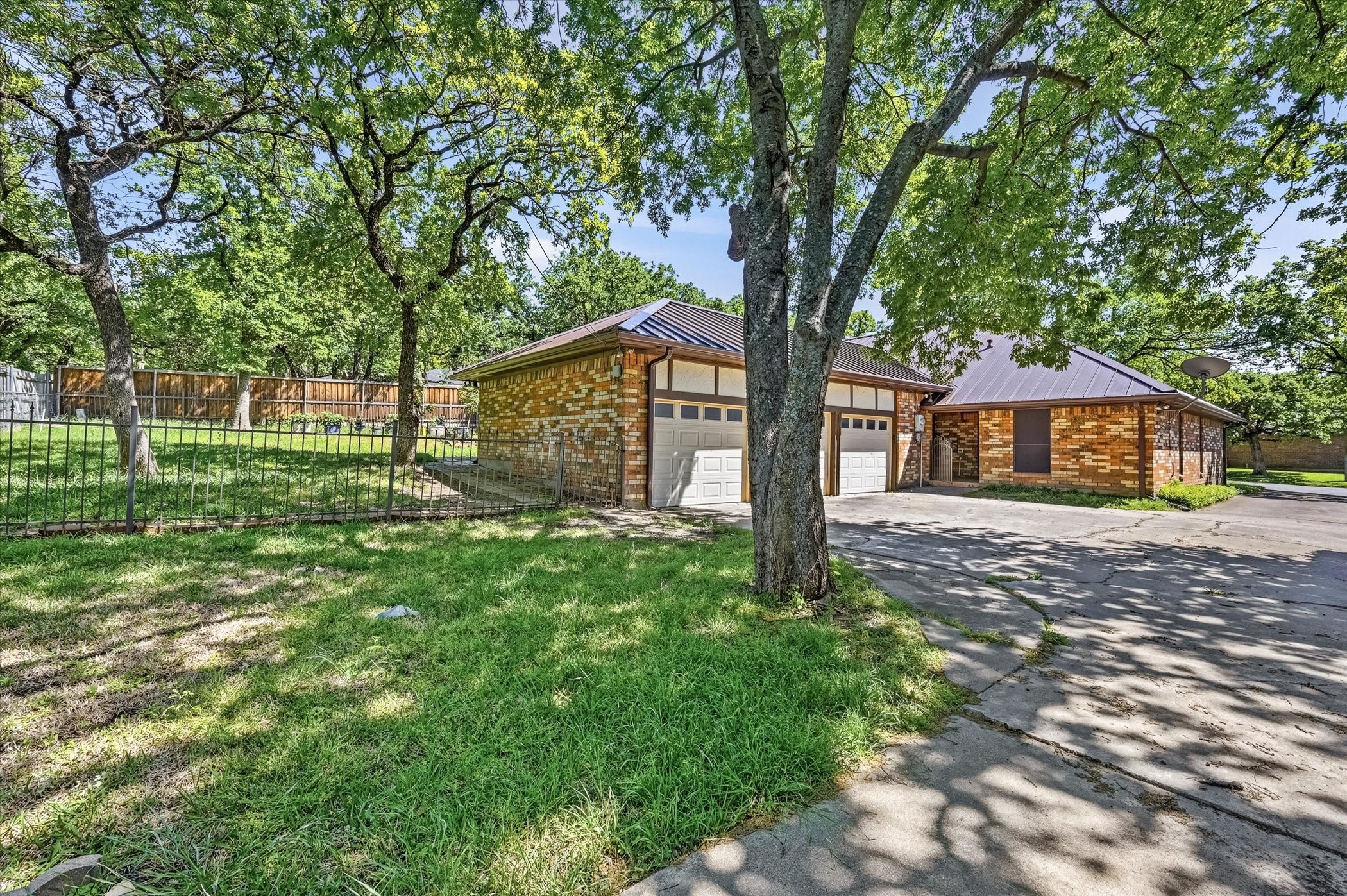 1509 Schumac Lane Bedford TX 76022