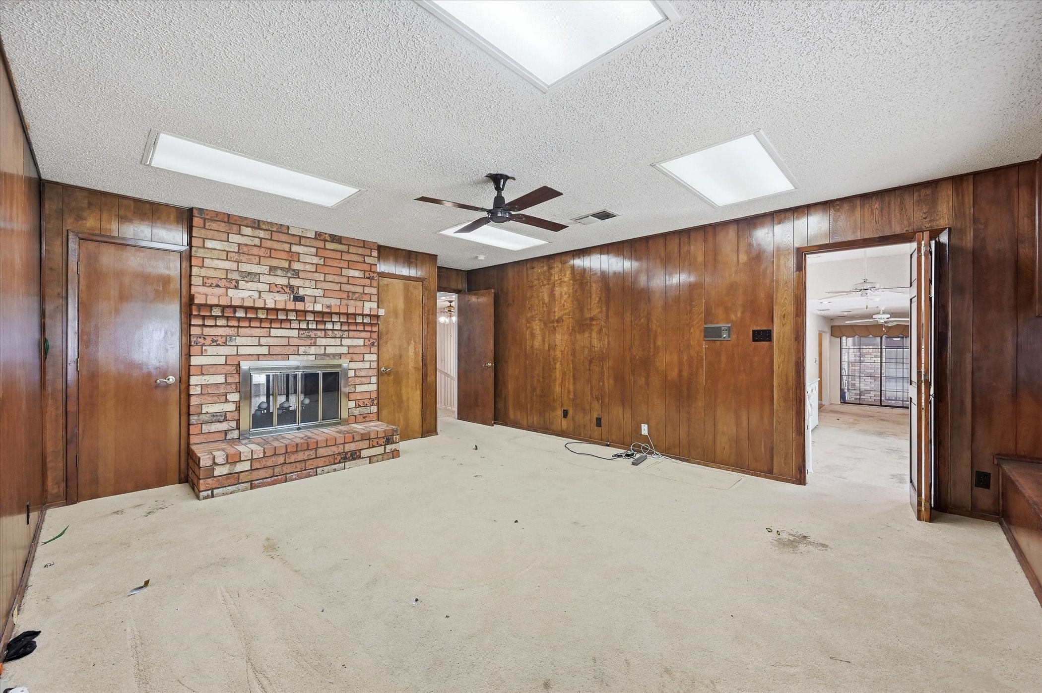 1509 Schumac Lane Bedford TX 76022