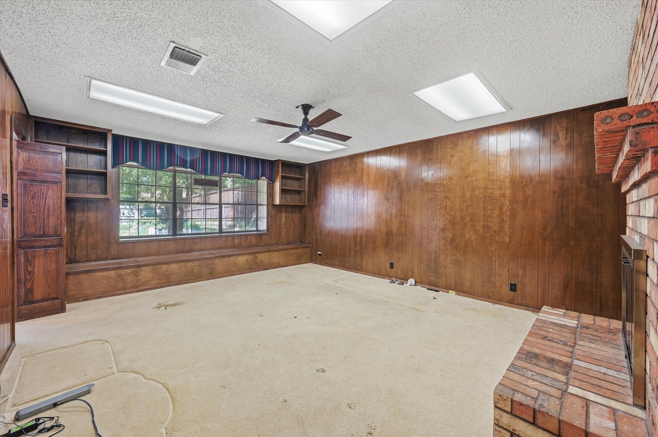 1509 Schumac Lane Bedford TX 76022