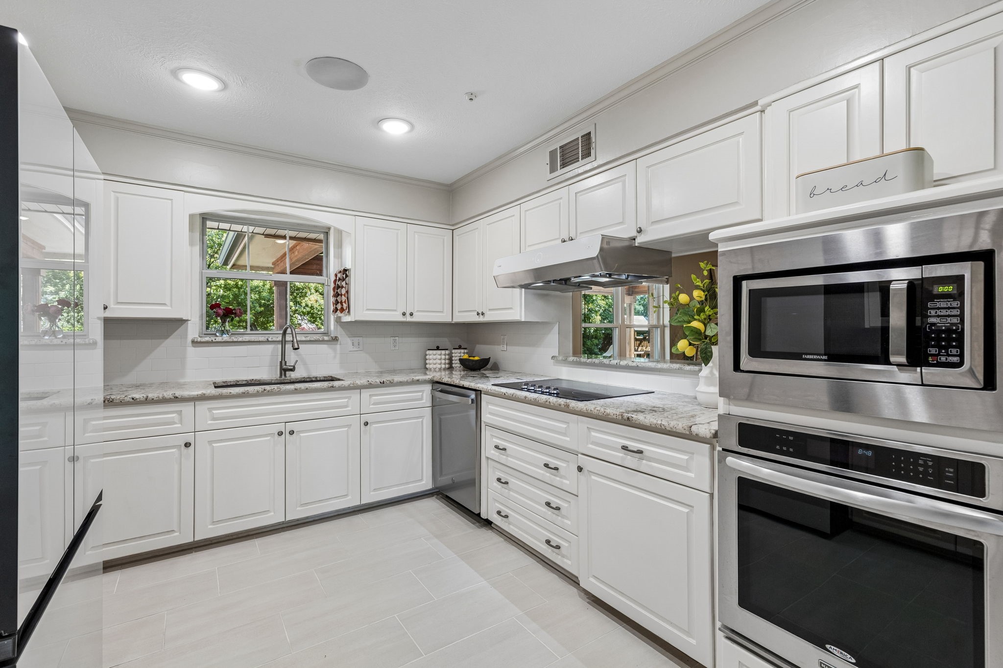 7519 Larchview Drive Dallas TX 75254
