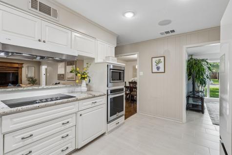 7519 Larchview Drive Dallas TX 75254
