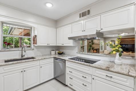 7519 Larchview Drive Dallas TX 75254