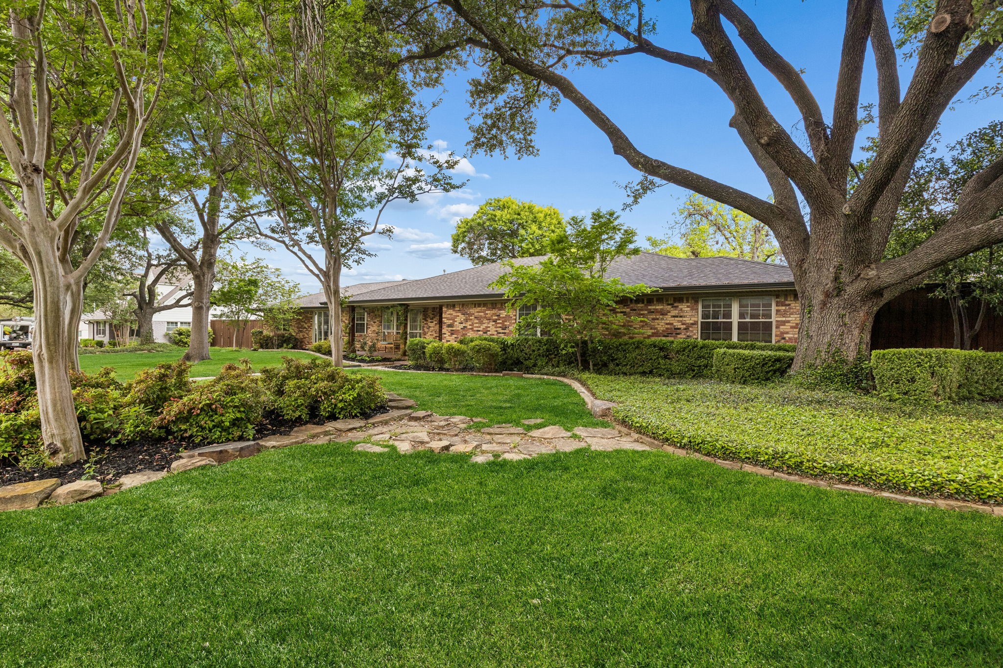 7519 Larchview Drive Dallas TX 75254