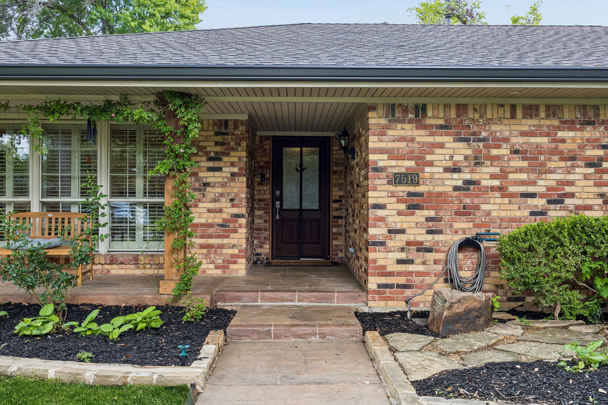 7519 Larchview Drive Dallas TX 75254