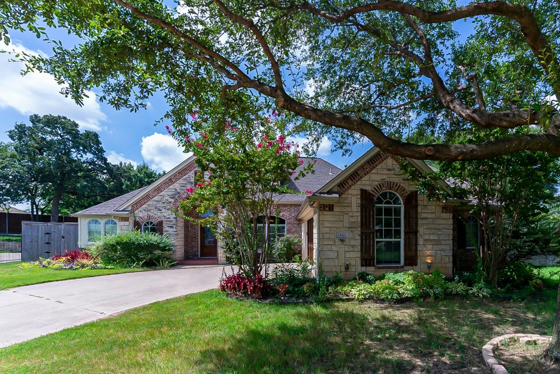 7401 Comis Drive North Richland Hills TX 76182