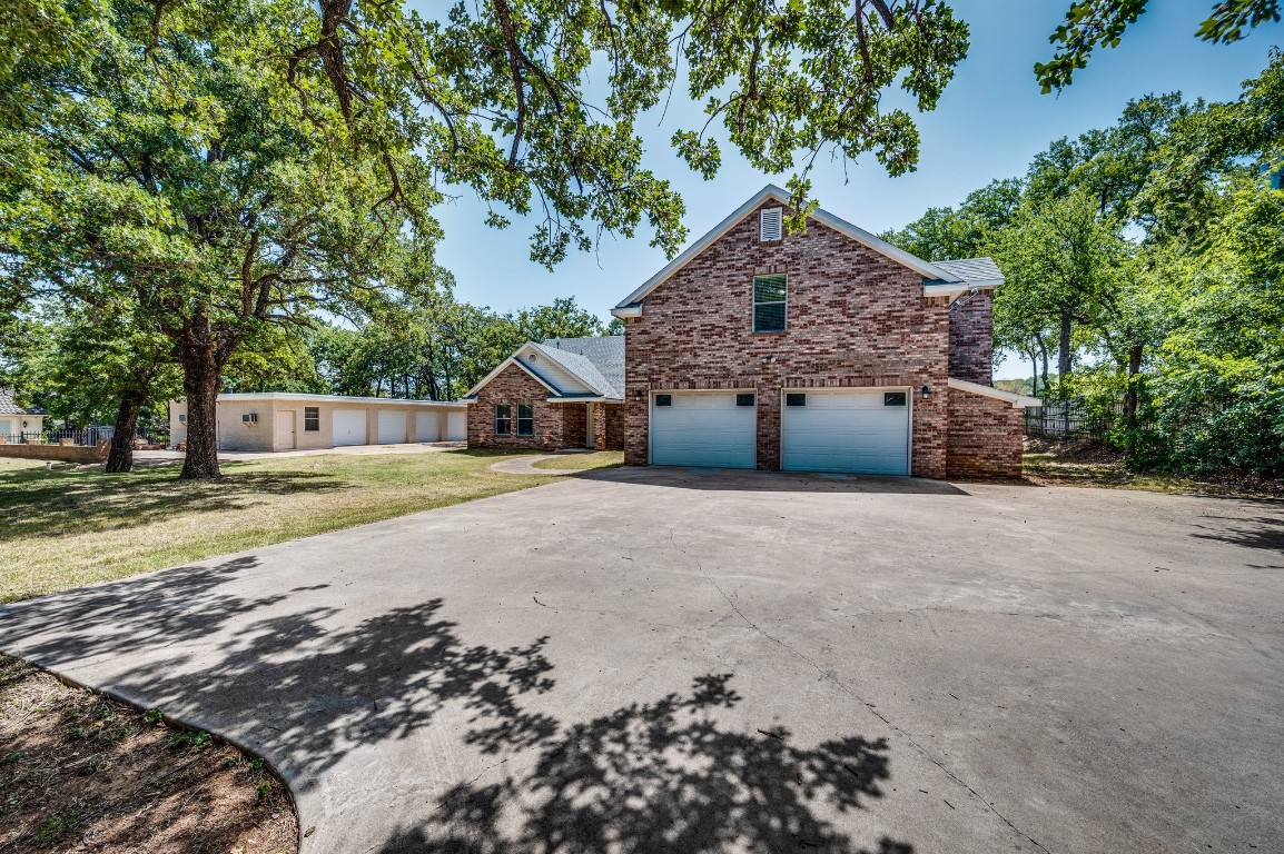 2209 N Cooper Street Arlington TX 76011