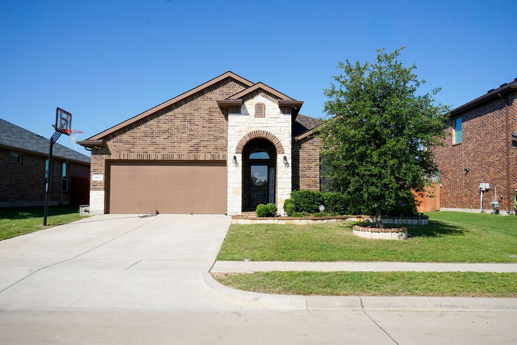 1204 Burlingame Drive Cleburne TX 76033