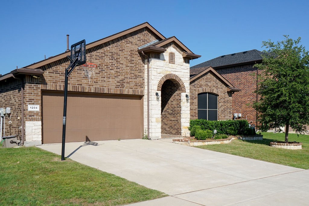1204 Burlingame Drive Cleburne TX 76033
