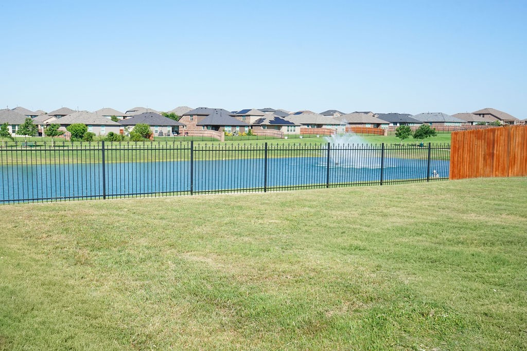 1204 Burlingame Drive Cleburne TX 76033