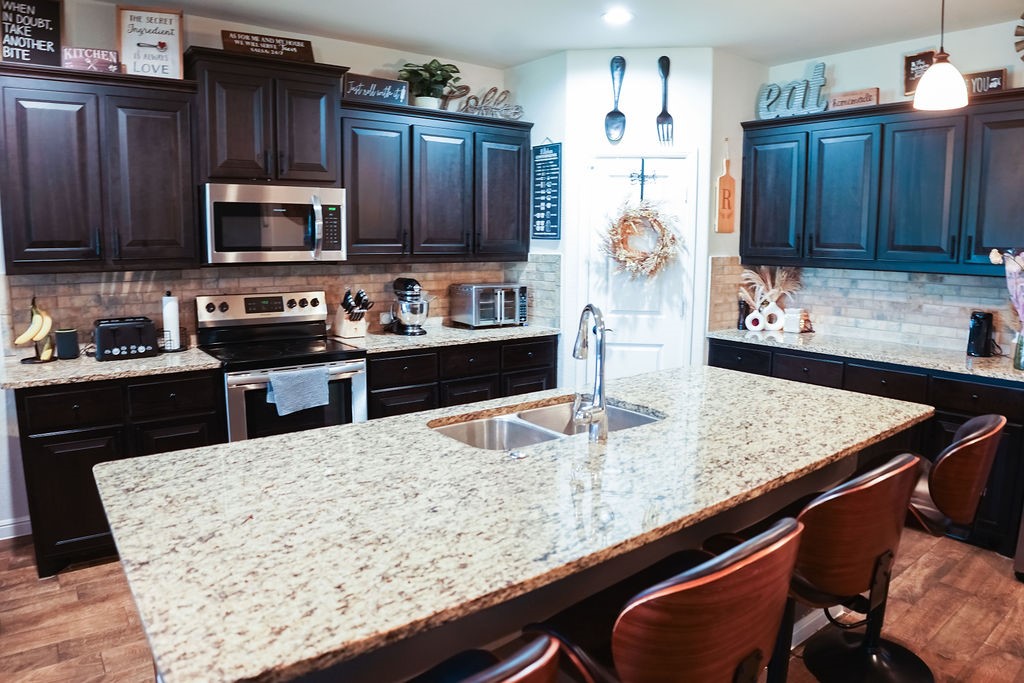 1204 Burlingame Drive Cleburne TX 76033