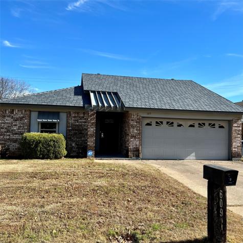 609 Cross Ridge Circle N Fort Worth TX 76120