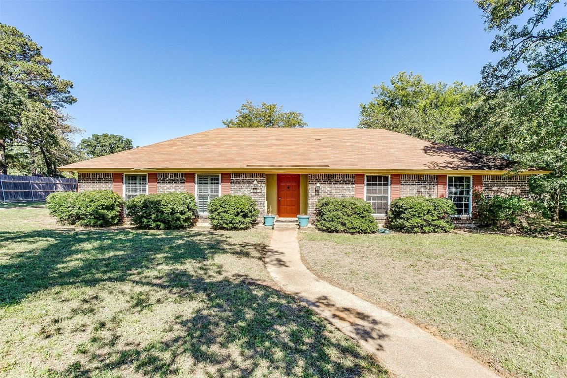 1006 Yvonne Drive Joshua TX 76058