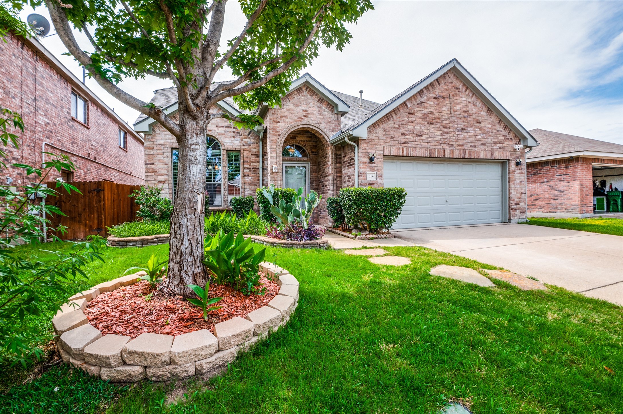 614 Bushdale Drive Arlington TX 76002