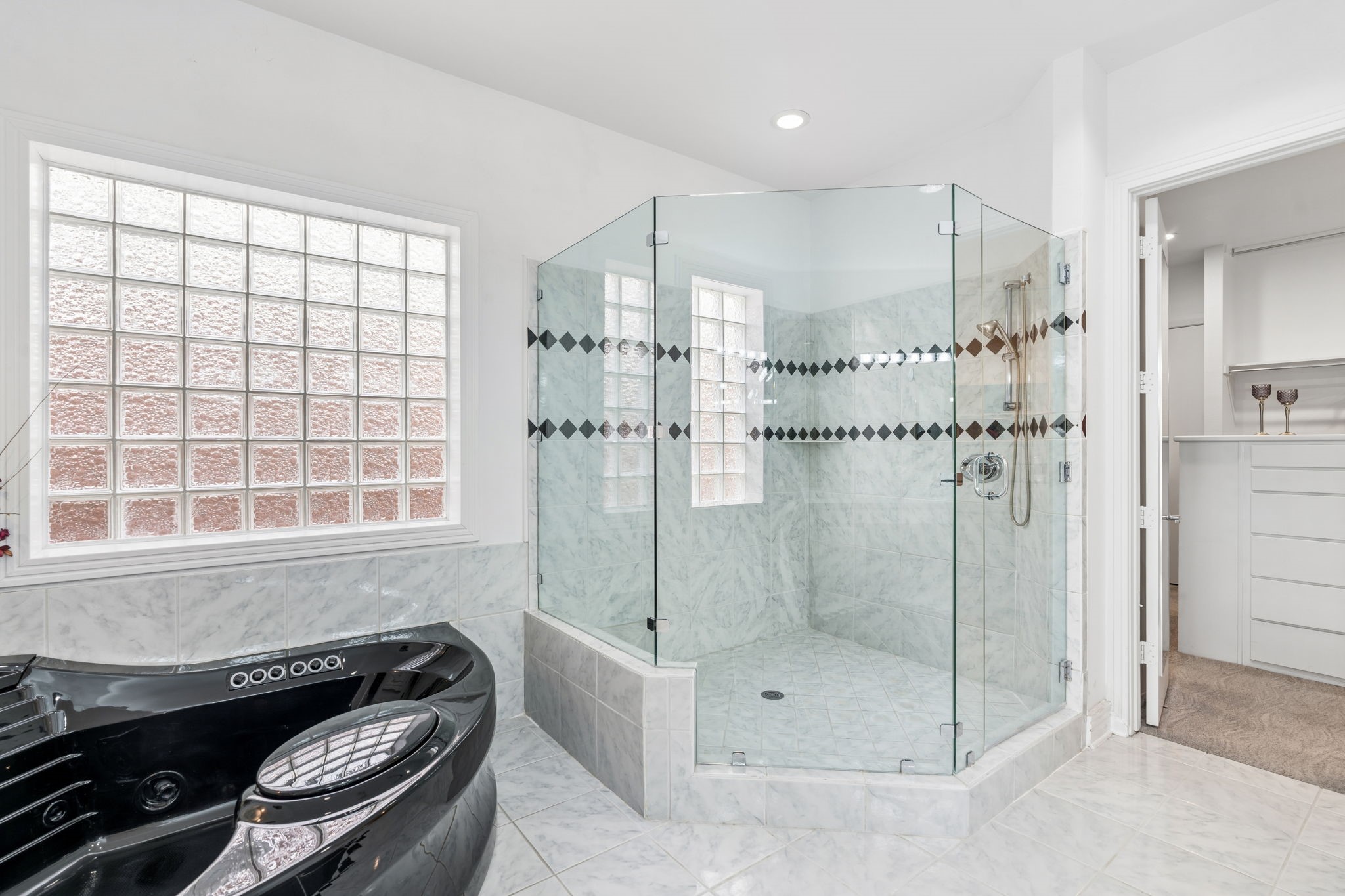 18736 Wainsborough Lane Dallas TX 75287