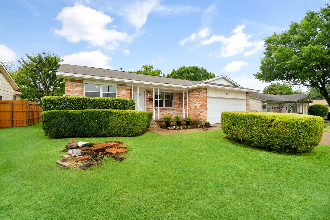 1701 Glenville Drive Garland TX 75042