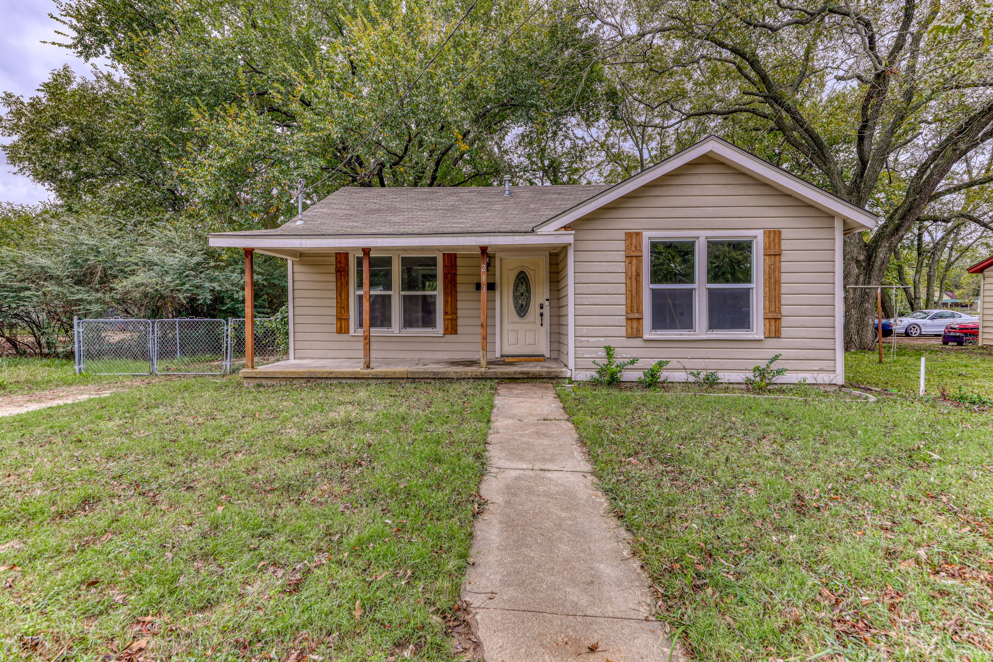 213 W 1st Street Weatherford TX 76086