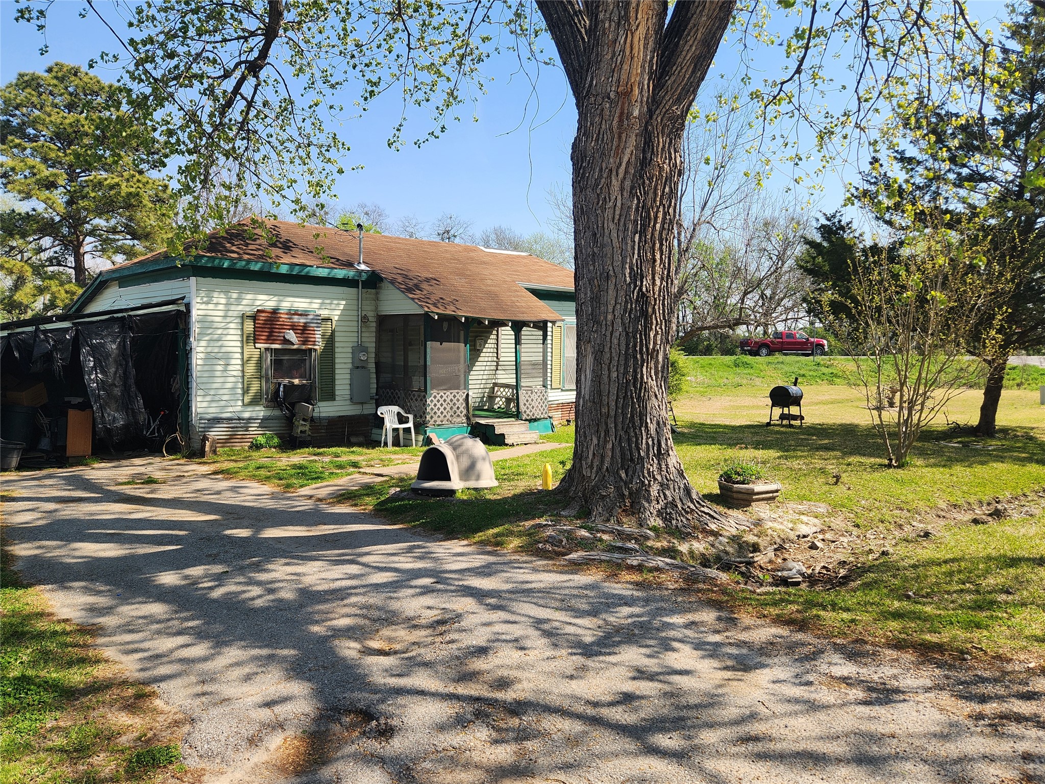 408 E Main Street Wolfe City TX 75496