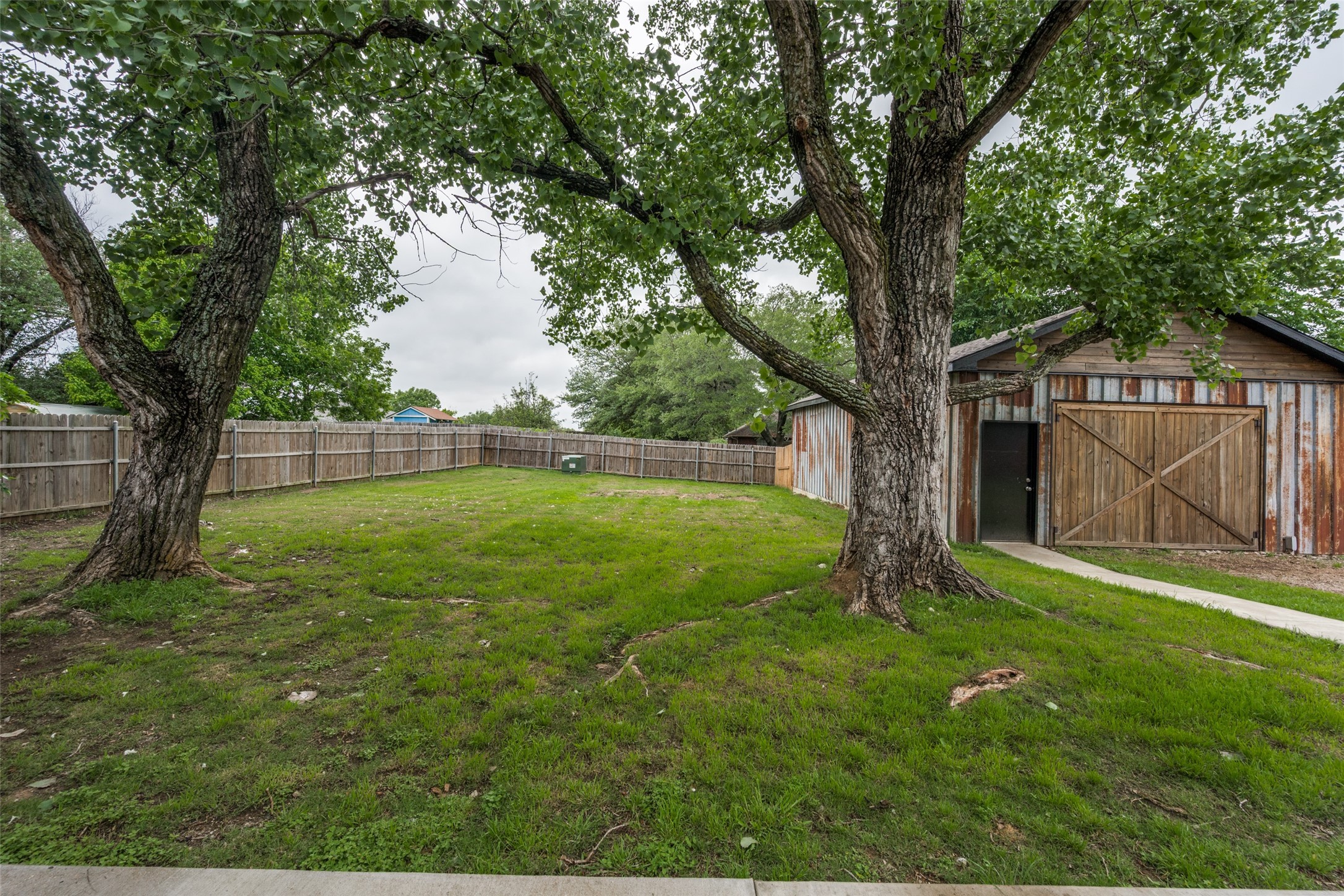 812 Ridgeway Road Joshua TX 76058