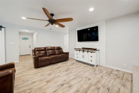 812 Ridgeway Road Joshua TX 76058