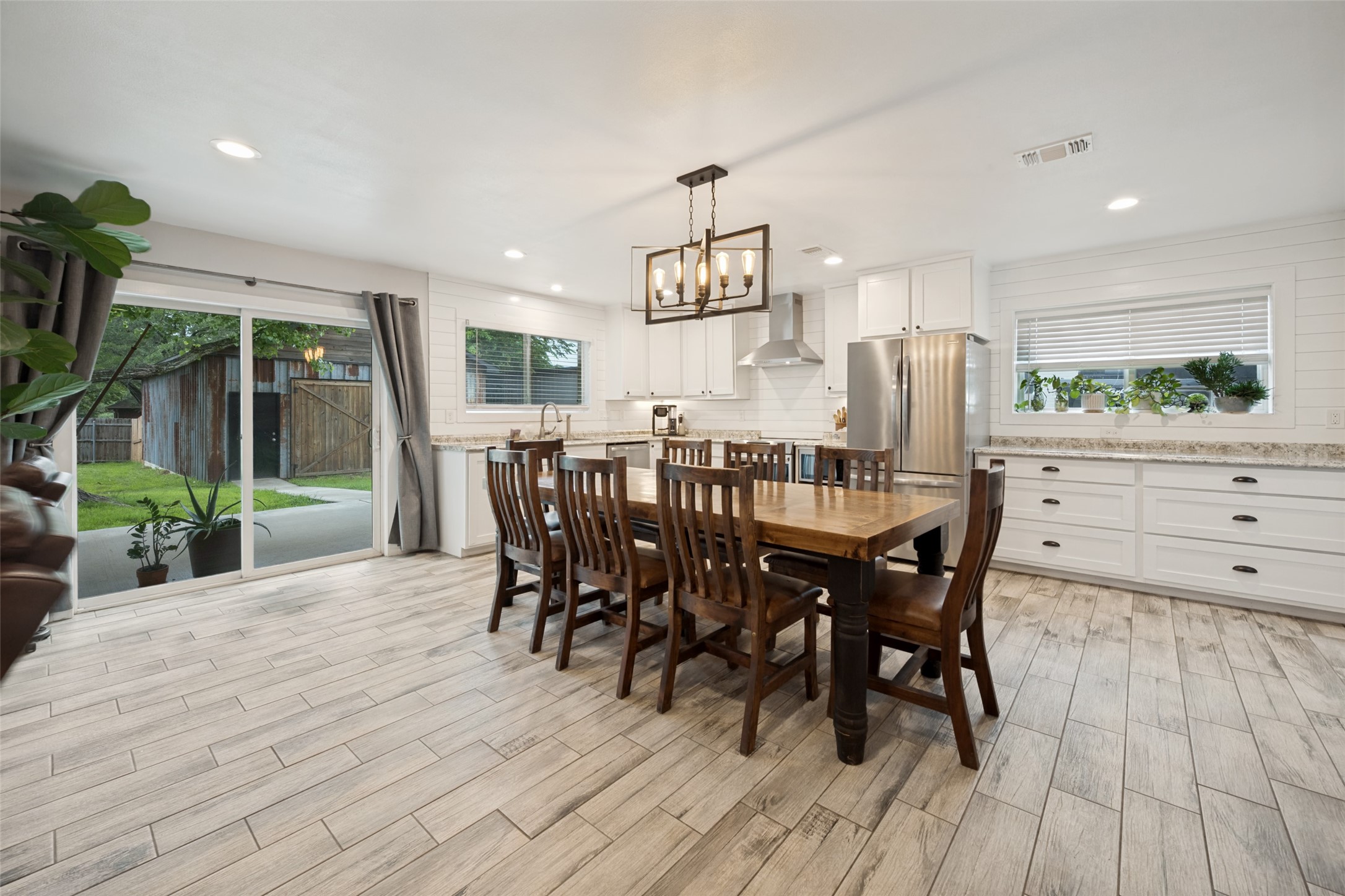 812 Ridgeway Road Joshua TX 76058