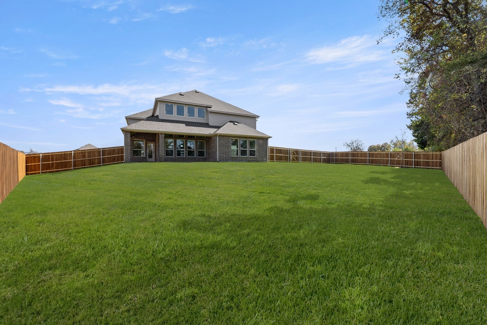 721 S Hidden Lakes Drive Desoto TX 75115