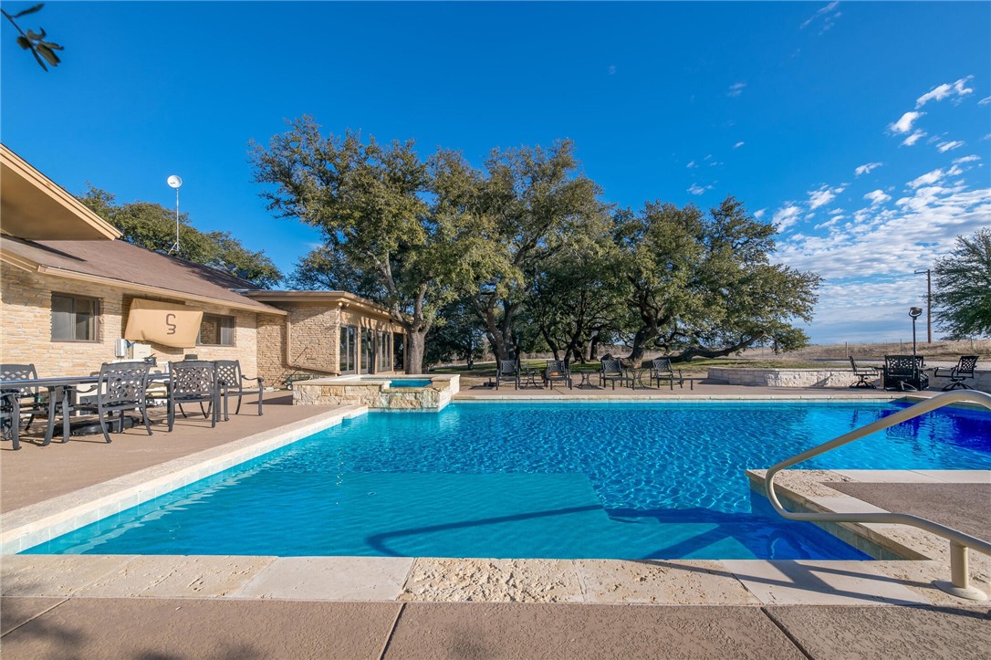 100 Creek 3207b Road Clifton TX 76634