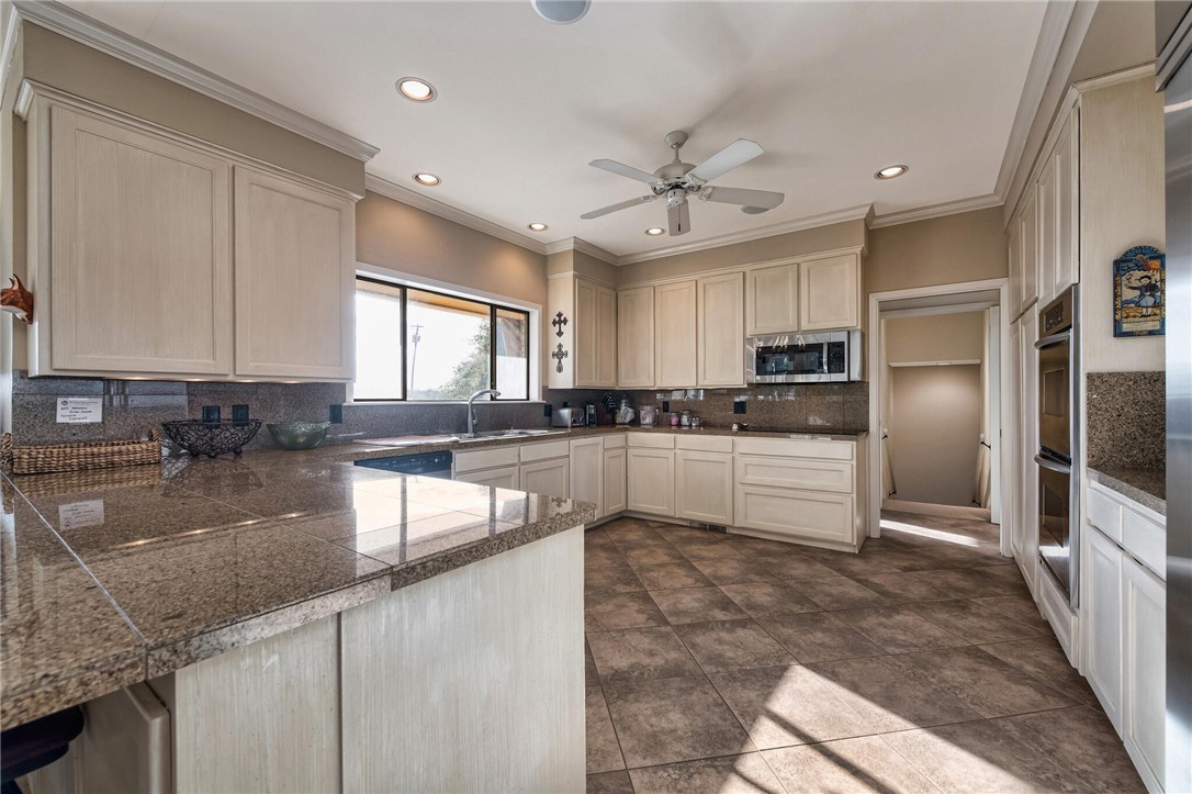 100 Creek 3207b Road Clifton TX 76634